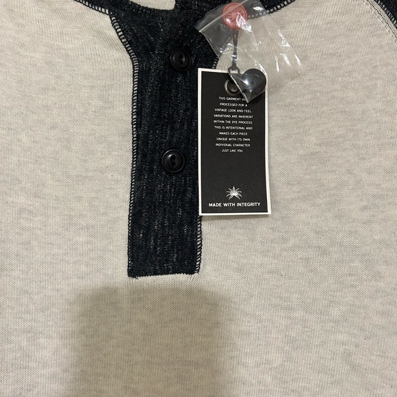 NEW AGAVE DENIM SURFER’S POINT HENLEY GRAY SWEATSHIRT M - Picture 4 of 8